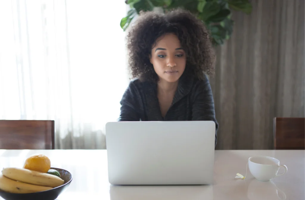 Vagas de Emprego Remoto na Doc9, com VA R$ 800 + AHO R$ 200