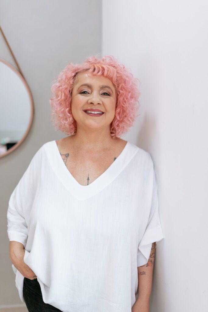 Carla D’Elia é especialista em ensino de Business English e fundadora da Save Me Teacher. Foto: Divulgação