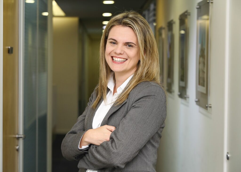 Felicidade no trabalho é responsabilidade da empresa? Maria Sartori, diretora associada da Robert Half. Foto: Robert Half