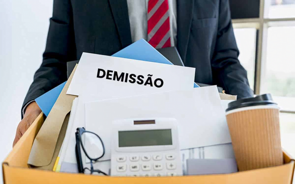 Divulgar demissão por vídeo pode render multa a funcionário? Imagem: Reprodução da Internet