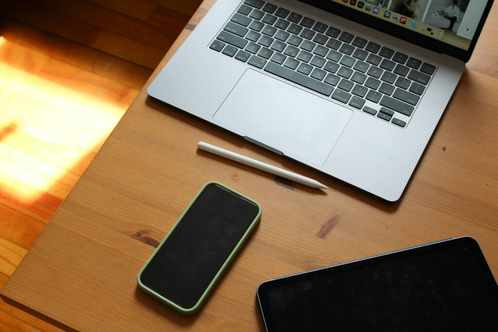 Omie tem 15 vagas abertas em tecnologia. Foto de <a href=