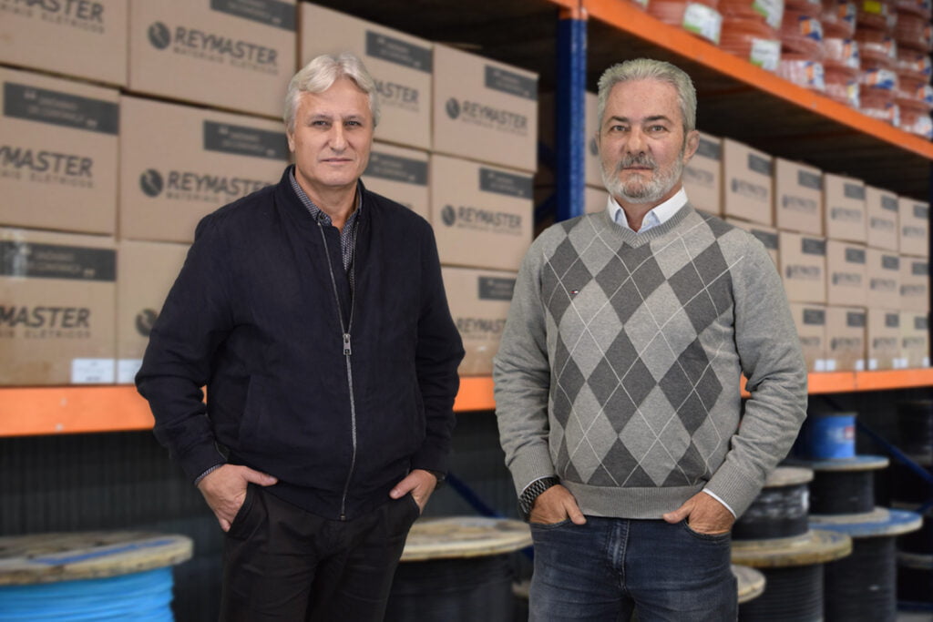 Reynaldo G. Júnior e Marco Stoppa, diretores da Reymaster Materiais Elétricos. Foto: Divulgação