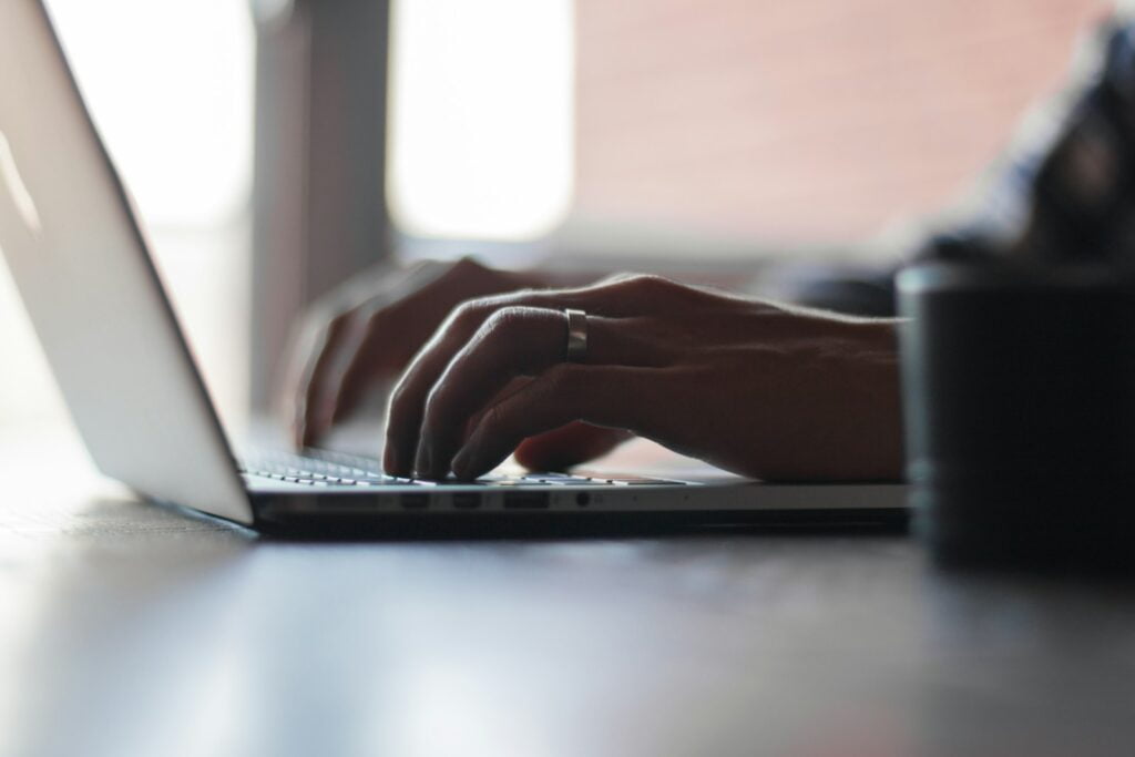 Curso gratuito de gestão de despesas da VExpenses. Foto de <a href=