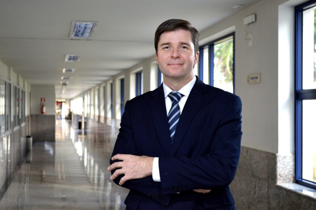 Profissionais com +40 e 50 anos ganham espaço no mercado