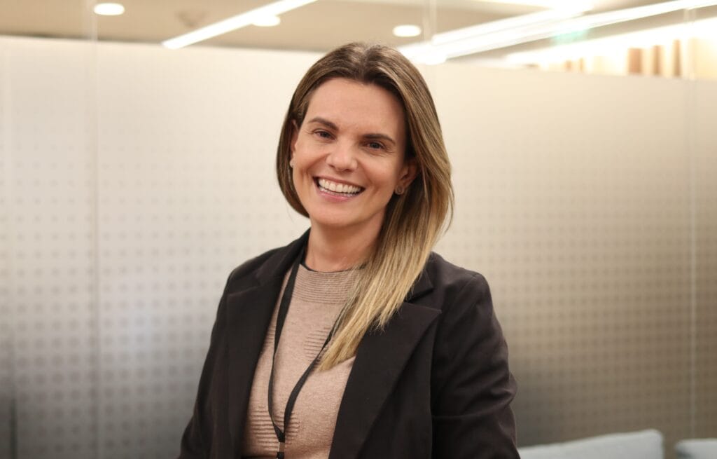 Panorama Setorial Automotivo 2025: Transformação tecnológica desafia gestão de talentos