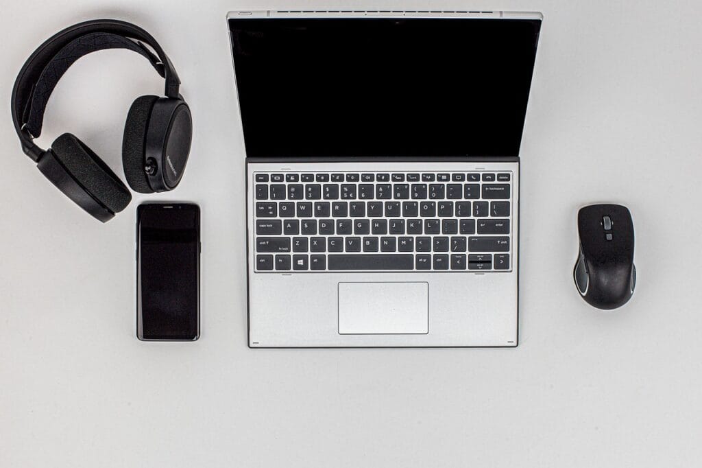 Assistente Administrativo Home Office e mais Vagas laptop, phone, headset, mouse, computer, office, business, technology, desk, notebook, work, company, communication, modern, workplace, mobile, home office, the flat, work from home, ict, ict, ict, ict, ict, ict