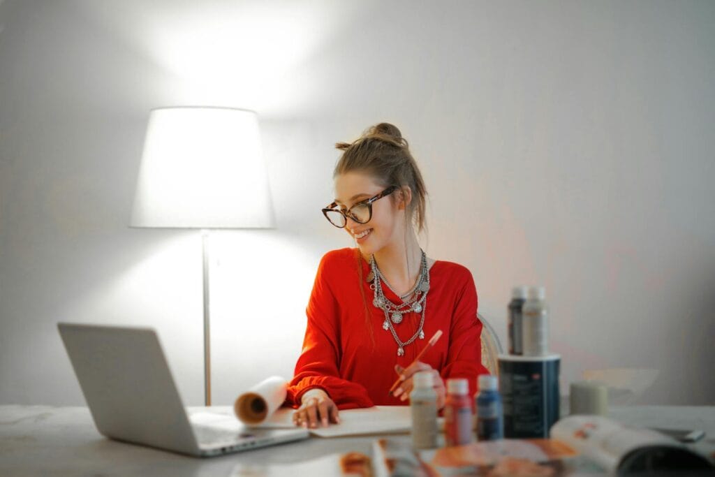 Instrutor de Francês e Auxiliar Comercial Home Office