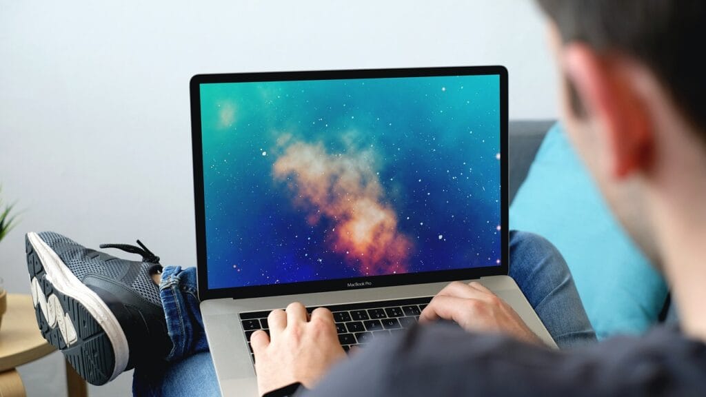 8 Vagas Administrativas Remotas laptop, working, work from home, 3d mockup