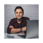 Emprego Remoto com R$ 1.000 de VA/VR man, laptop, working, office, smile, male, portrait