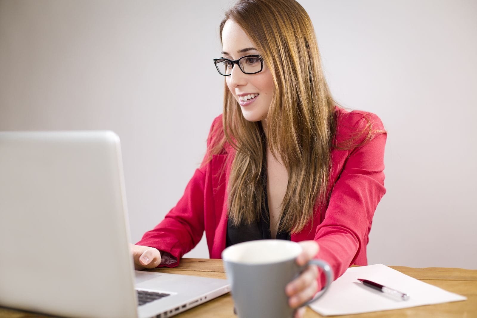 Estágio e Efetiva em vagas 100% Home Office!